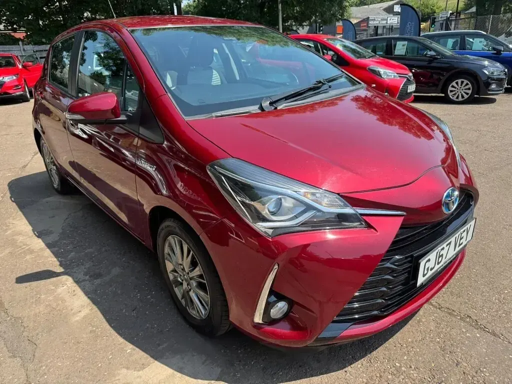 Used Toyota Yaris 2017 Red Hatchback