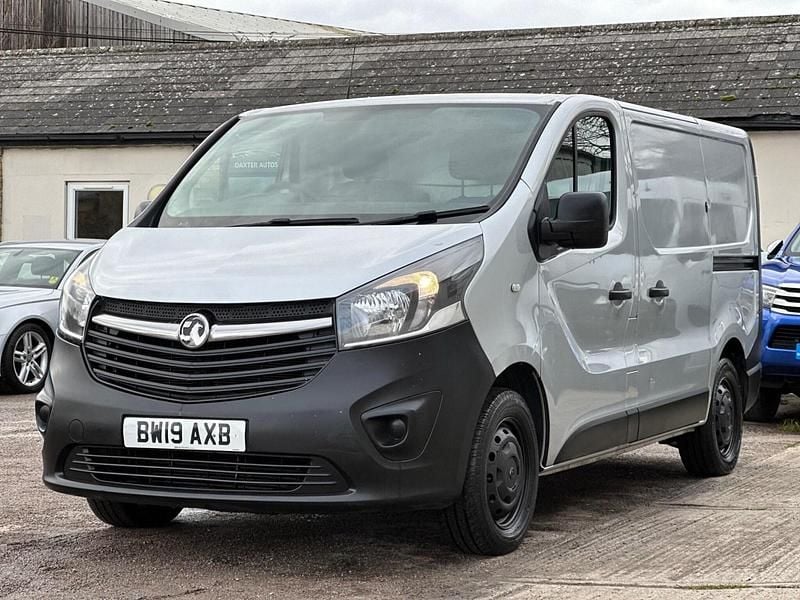 Used Vauxhall Vivaro S 95 HP (69 kW) 2019 Silver MPV