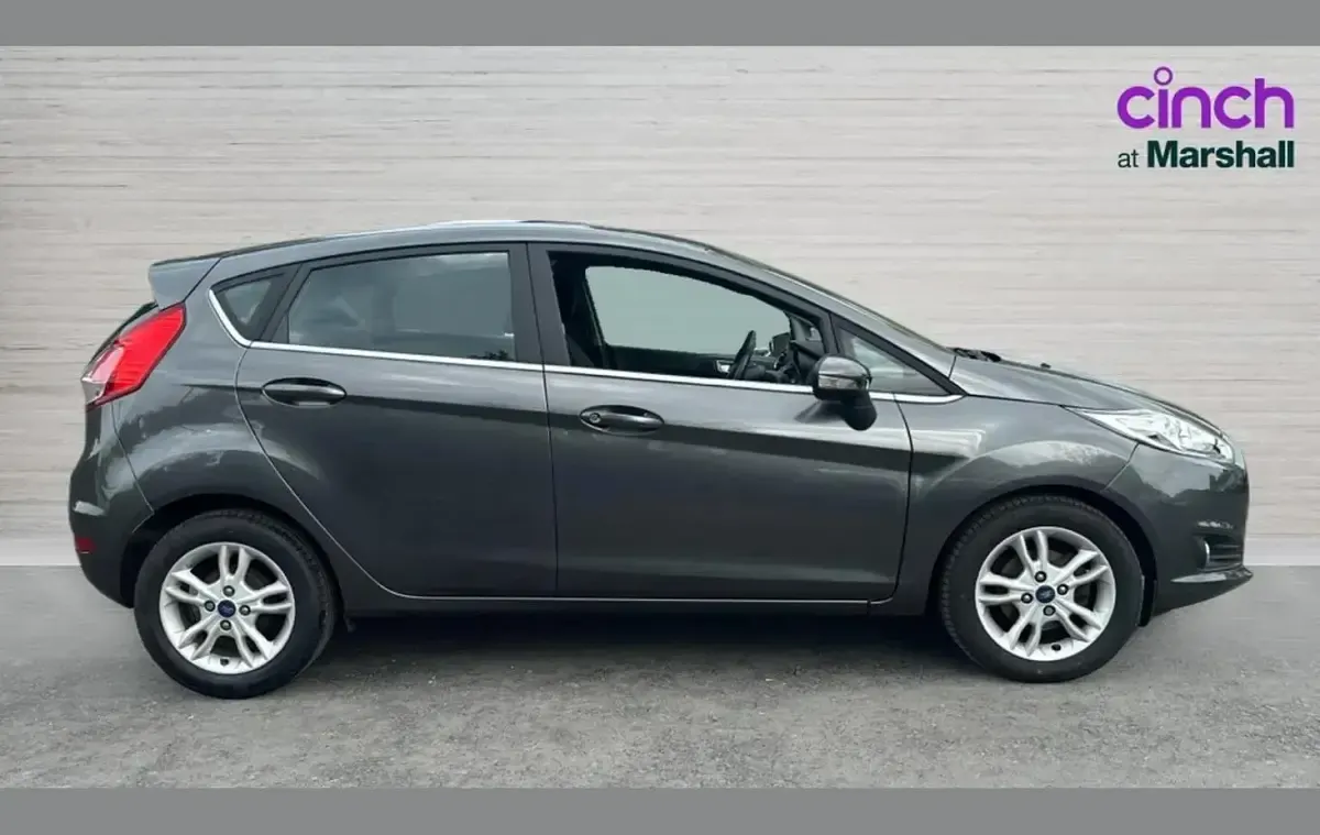 Used Ford Fiesta Zetec 80 HP (58 kW) 2016 Grey Hatchback