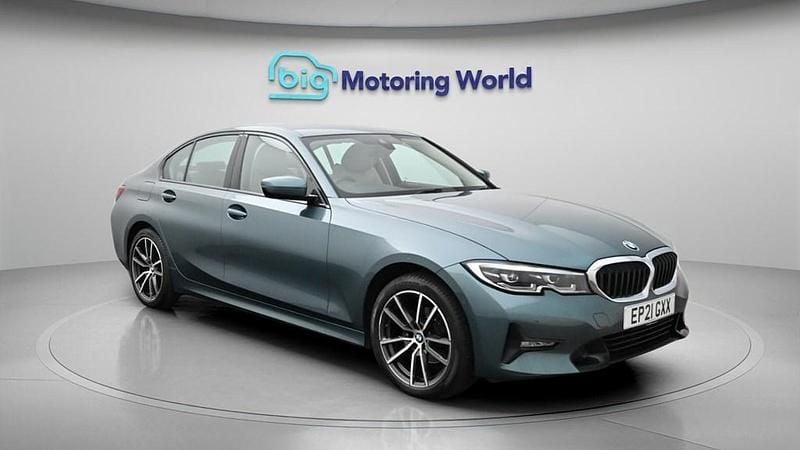 Used BMW 318 Sport Line 156 HP (114 kW) 2021 Blue Sedan