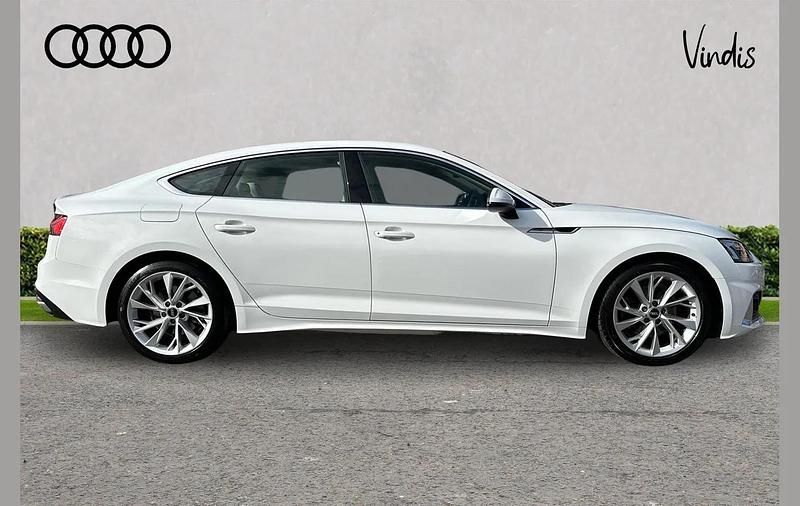 Used Audi A5 Sportback Sport 147 HP (108 kW) 2023 White Hatchback