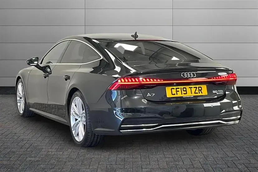 Usado Audi A7 S-Line 286 CV (210 kW) 2019 Gris Berlina