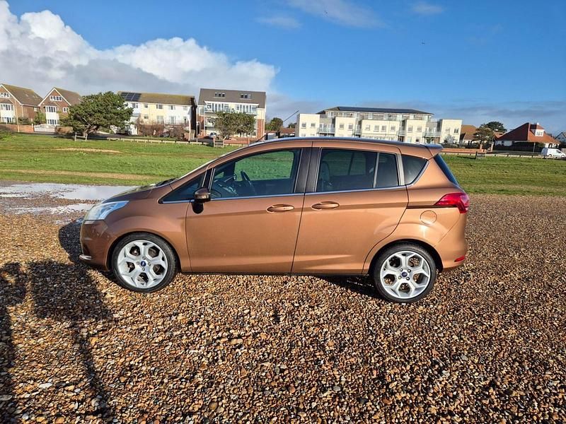 Used Ford B-MAX Titanium 2012 Gold MPV