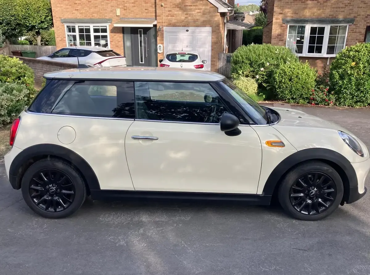 Used Mini ONE Hatch 102 HP (75 kW) 2015 White Hatchback