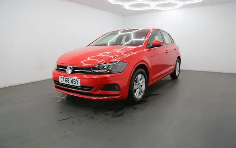 Used VW Polo SE 95 HP (69 kW) 2019 Red Hatchback