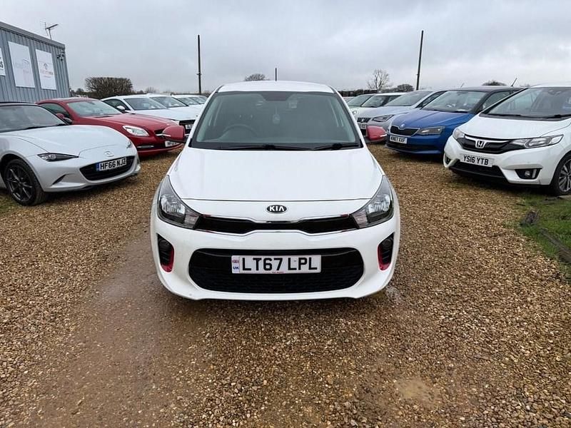 Used Kia Rio 83 HP (61 kW) 2017 White Hatchback