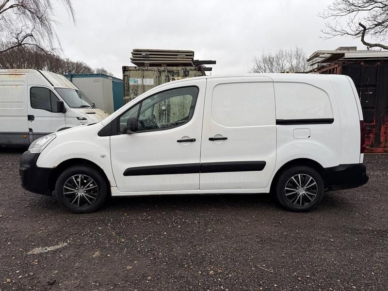 Used Peugeot Partner S 2018 White MPV