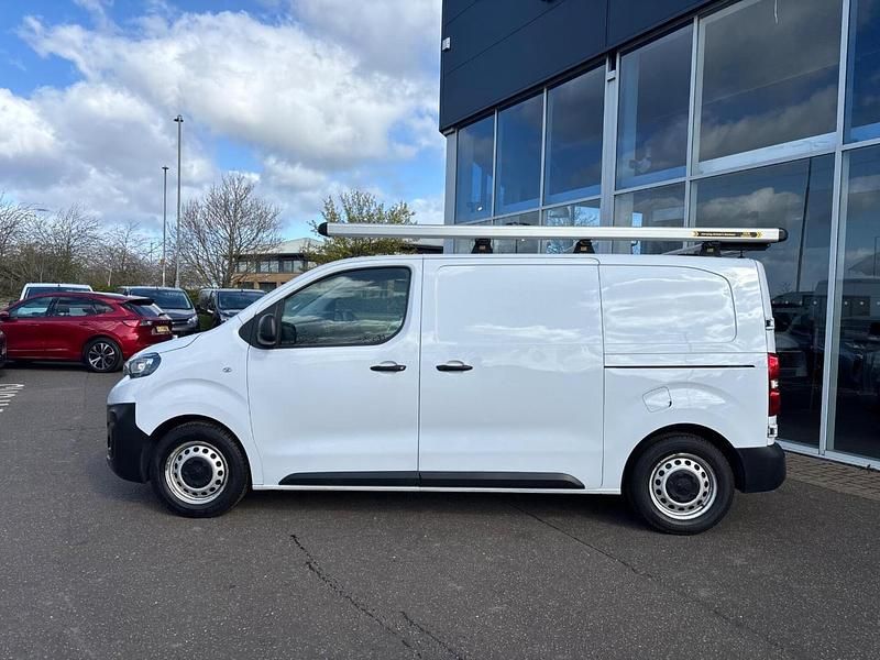 Used Peugeot Expert Premium 102 HP (75 kW) 2022 White Van