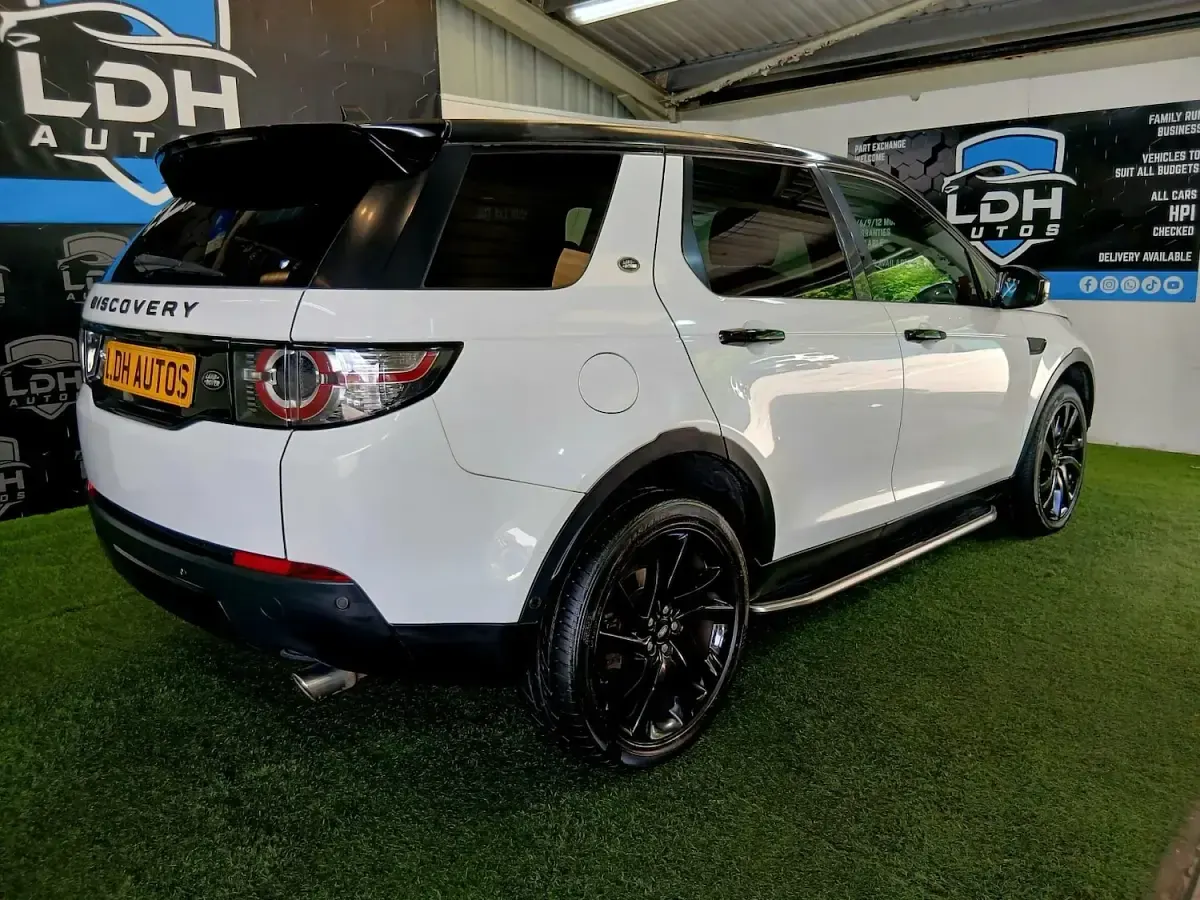 Used Land Rover Discovery Sport HSE 180 HP (132 kW) 2015 White SUV