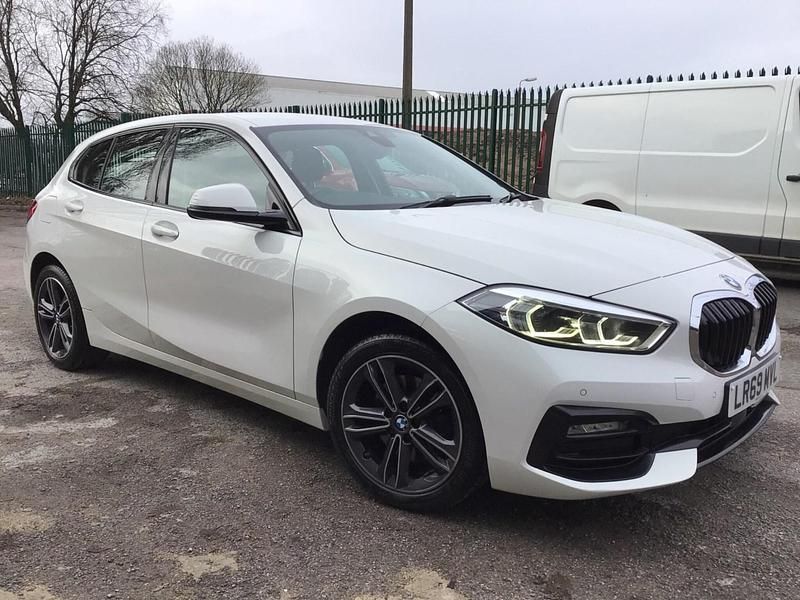 Used BMW 118 Sport Line 2019 White Hatchback