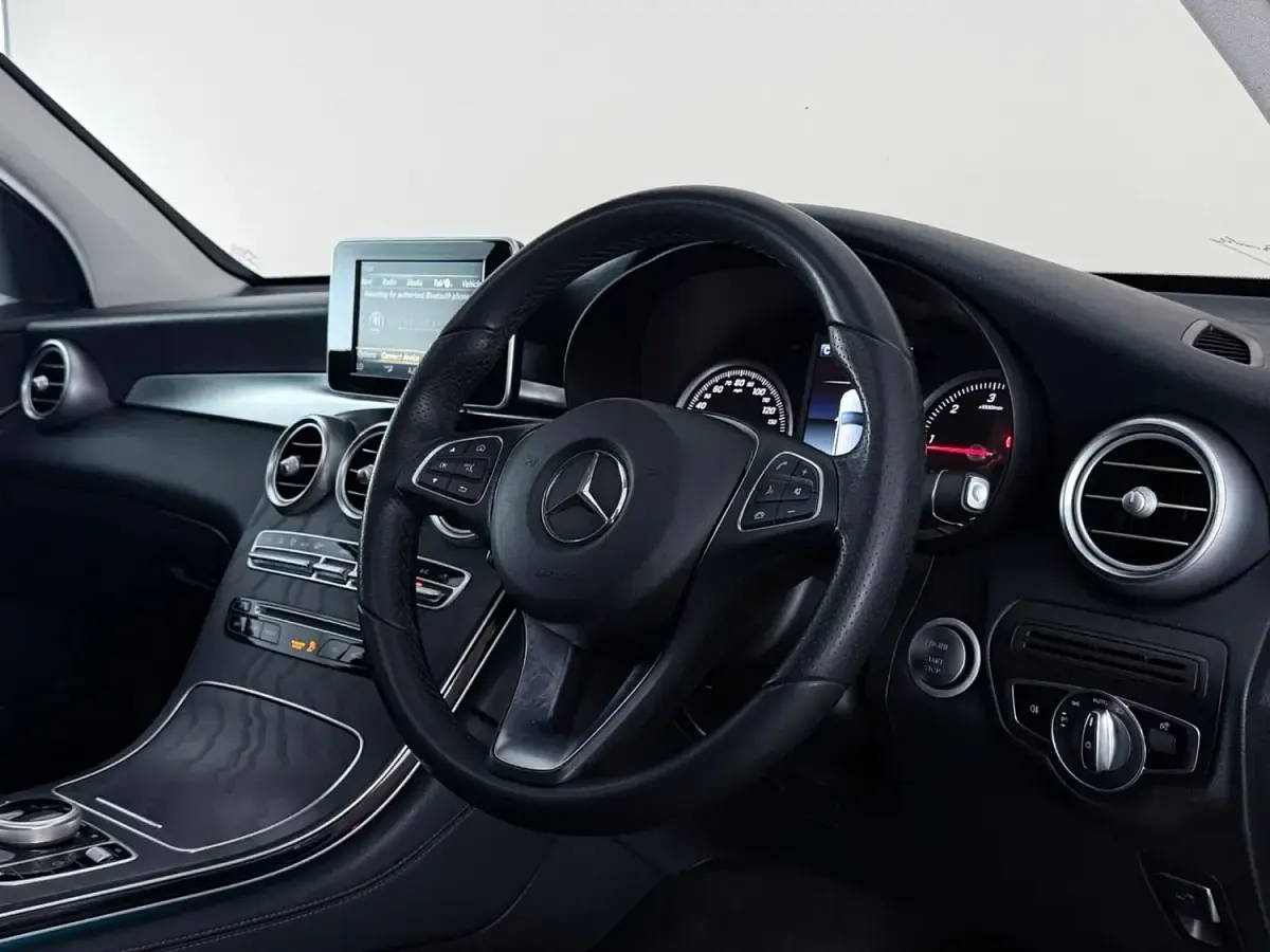 Used Mercedes GLC220 Premium 170 HP (125 kW) 2018 Black SUV