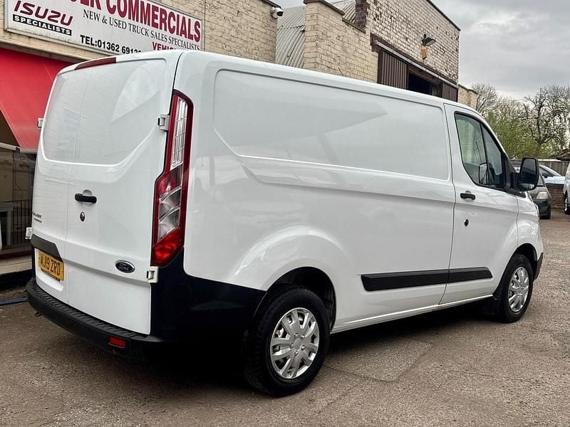 Used Ford Transit Custom 105 HP (77 kW) 2019 White Van