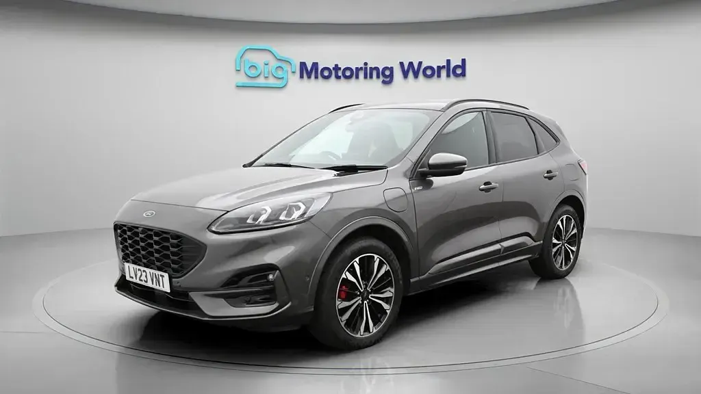 Usado Ford Kuga ST-Line X 225 CV (165 kW) 2023 Gris SUV