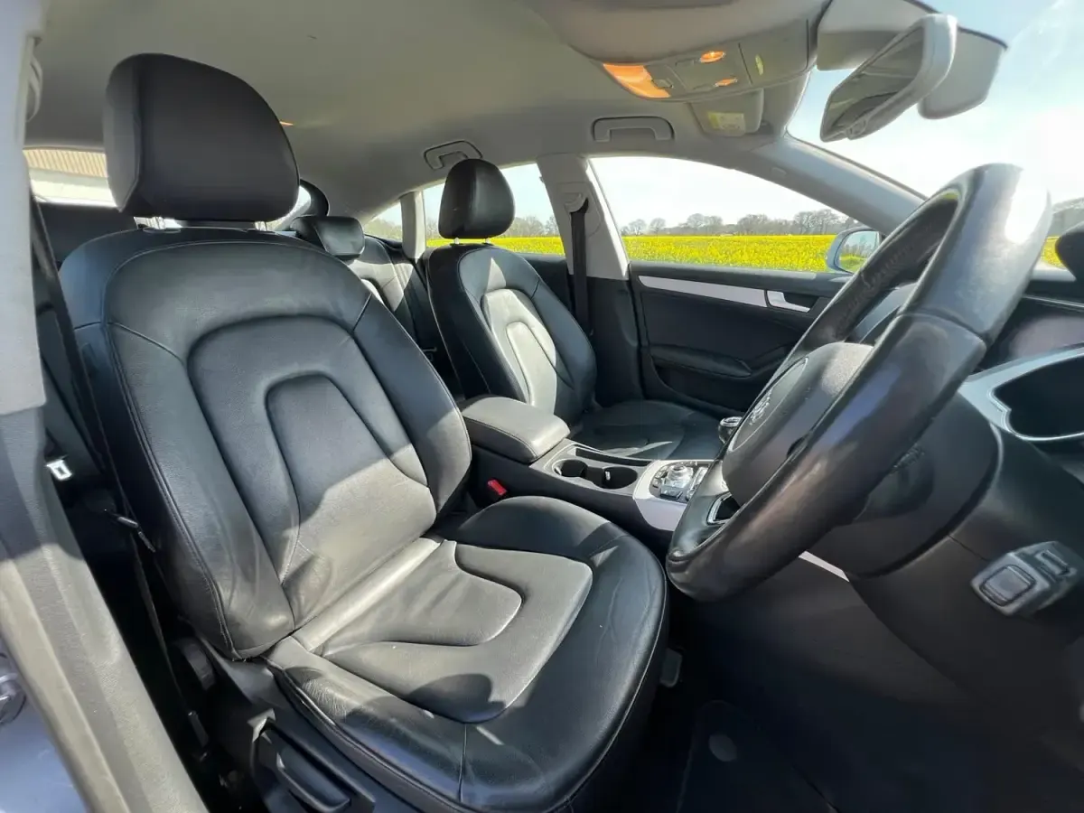 Begagnad Audi A5 Sportback 136 HK (100 kW) 2015 Silver Halvkombi