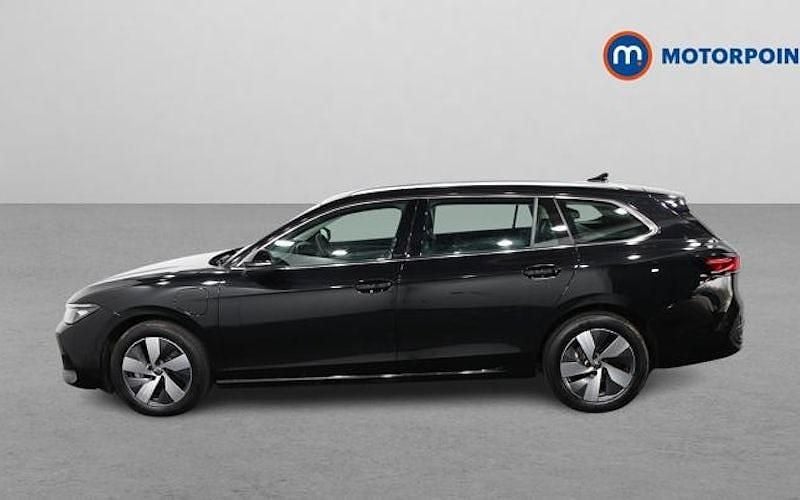 Used VW Passat Life 204 HP (150 kW) 2025 Black Estate