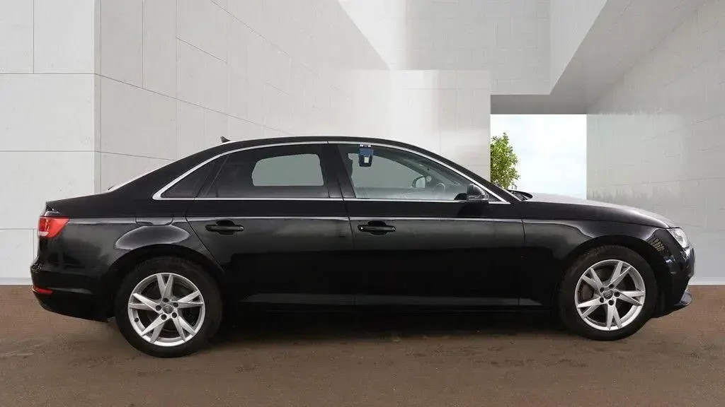 Used Audi A4 Sport 187 HP (137 kW) 2017 Black Sedan