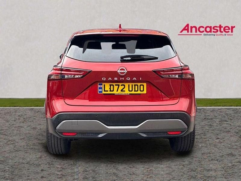 Used Nissan Qashqai N-Connecta 138 HP (101 kW) 2022 Red SUV