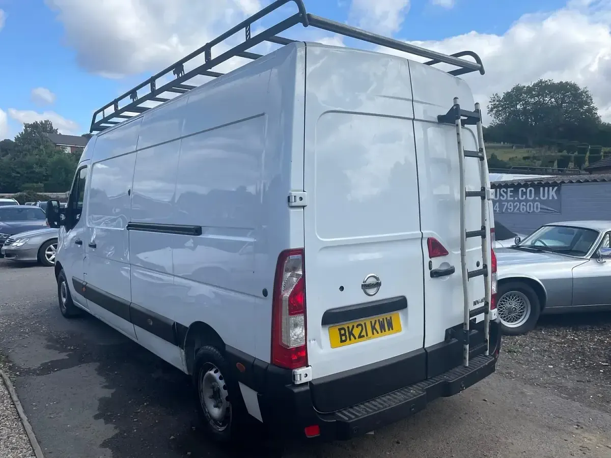 Used Nissan NV400 Acenta 135 HP (99 kW) 2021 White Van
