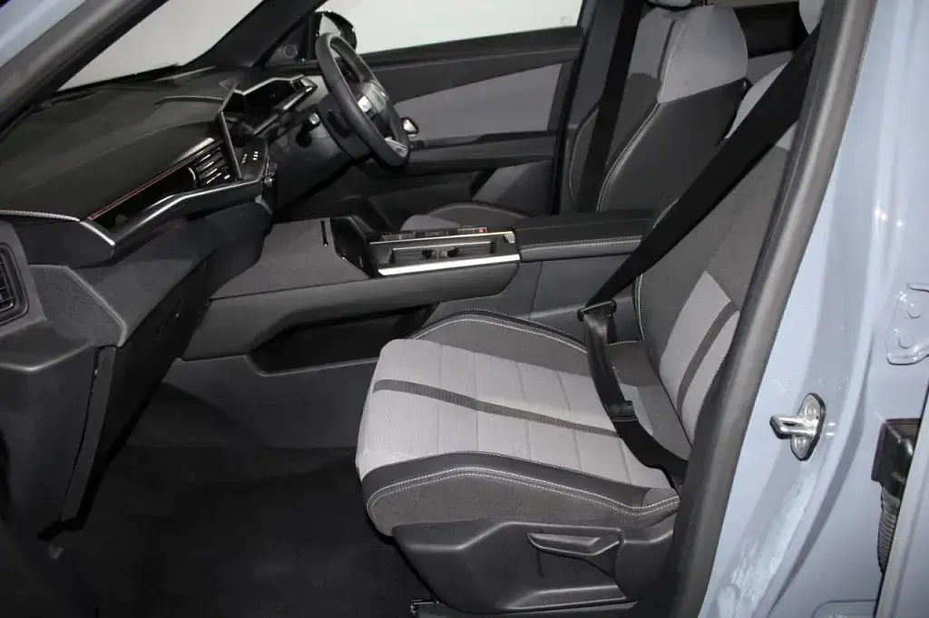 Used Vauxhall Grandland X Ultimate 134 HP (98 kW) 2025 Grey SUV