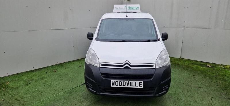Used Citroën Berlingo 75 HP (55 kW) 2016 White MPV
