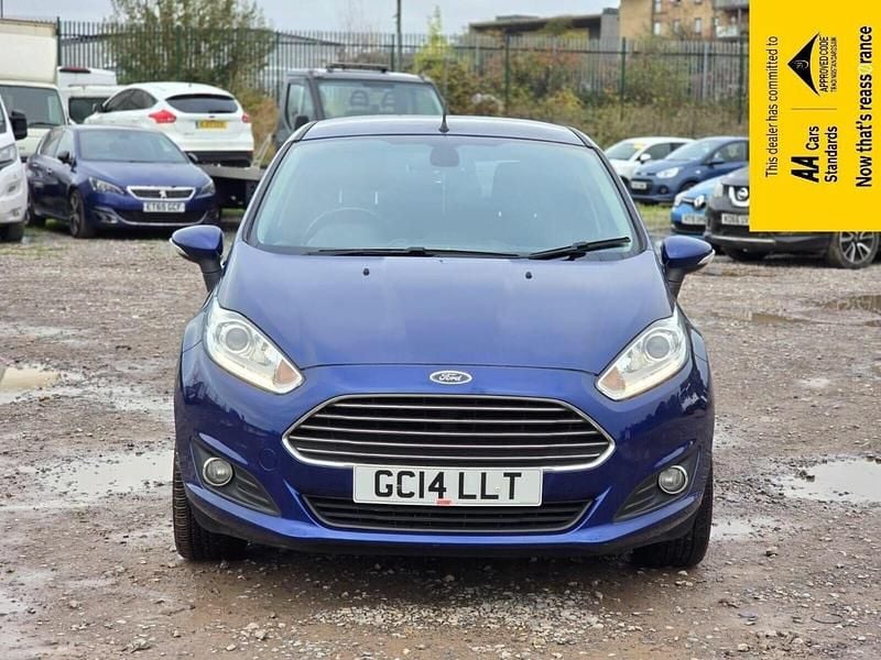 Used Ford Fiesta Titanium 105 HP (77 kW) 2014 Blue Hatchback