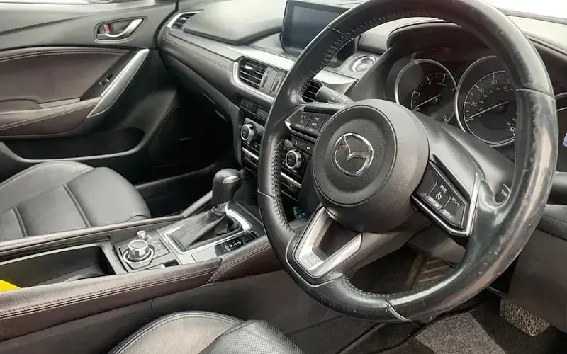 Used Mazda 6 Inclusive 175 HP (128 kW) 2017 Red Sedan