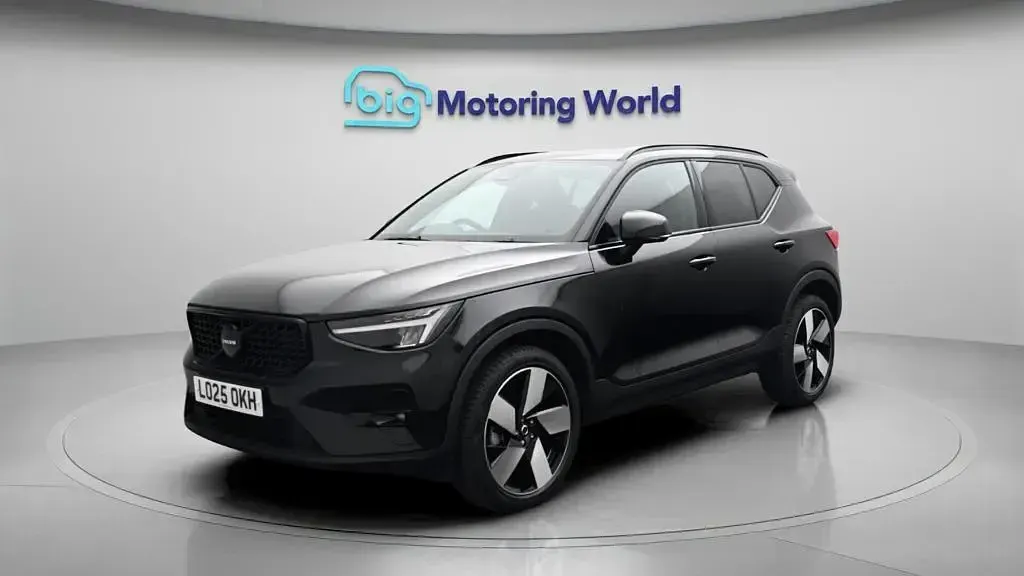 Used Volvo XC40 Plus 197 HP (144 kW) 2025 Black SUV