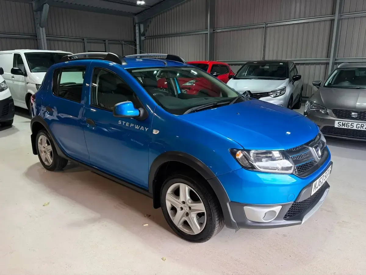 Used Dacia Sandero Lauréate 90 HP (66 kW) 2013 Blue Hatchback
