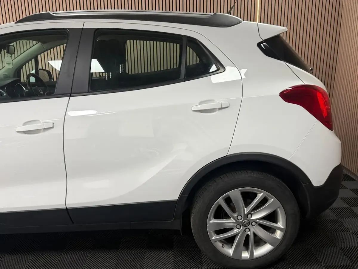 Used Vauxhall Mokka S 115 HP (84 kW) 2016 White SUV