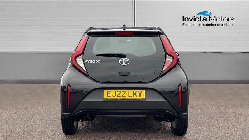 Used Toyota Aygo X PURE 72 HP (52 kW) 2022 Black SUV