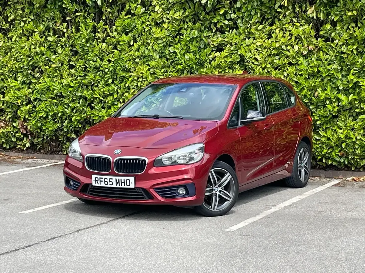 Used BMW 218 Sport Line 2015 Red Hatchback