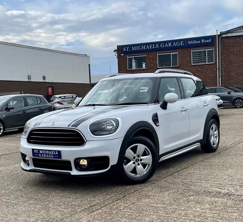 White Used 2017 Mini Cooper Countryman SUV | £14,995 (A bit pricey) - Image 1/4