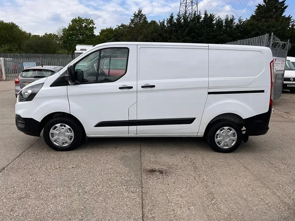 Usado Ford Transit Custom 105 CV (77 kW) 2023 Blanco Van