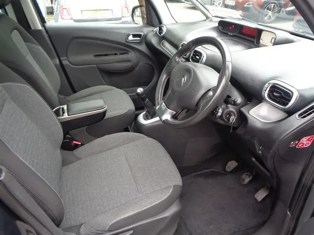 Usado Citroën C3 Picasso Platinum 98 CV (72 kW) 2016 Gris Monovolumen