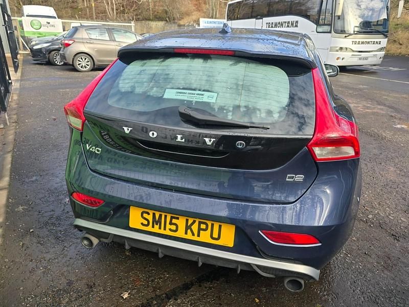Usado Volvo V40 R-Design 115 HP (84 kW) 2015 Azul Citadino