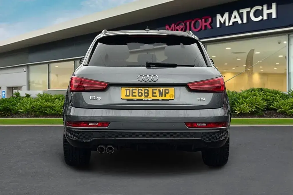 Usado Audi Q3 Black Edition 2018 Cinzento SUV