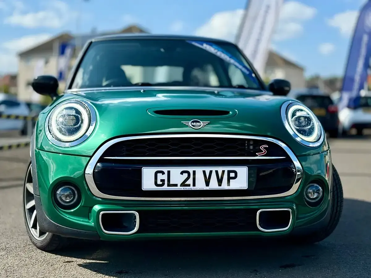 Used Mini Cooper S Exclusive 192 HP (141 kW) 2021 Green Hatchback