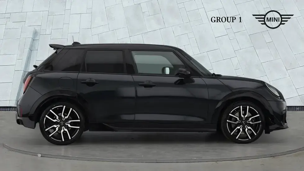 Używany Mini Cooper Hatch 156 KM (114 kW) 2024 Szary Hatchback