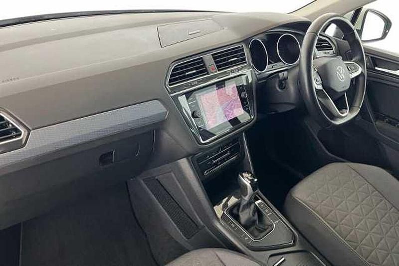 Used VW Tiguan Life 150 HP (110 kW) 2022 Pure white SUV