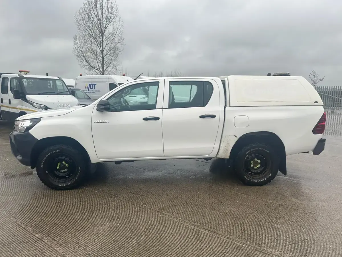 Second-hand Toyota HiLux Active 150 CP (110 kW) 2019 Alb Pickup