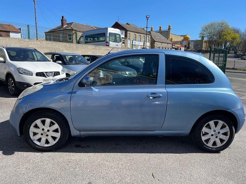 Begagnad Nissan Micra 88 HK (64 kW) 2006 Blå Halvkombi