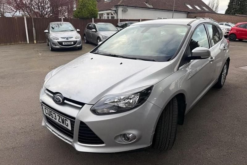 Used Ford Focus Titanium 115 HP (84 kW) 2013 Silver Hatchback