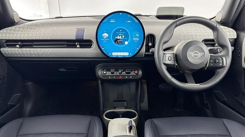Usado Mini Cooper Hatch 113 kW (154 HP) 2025 Preto Citadino