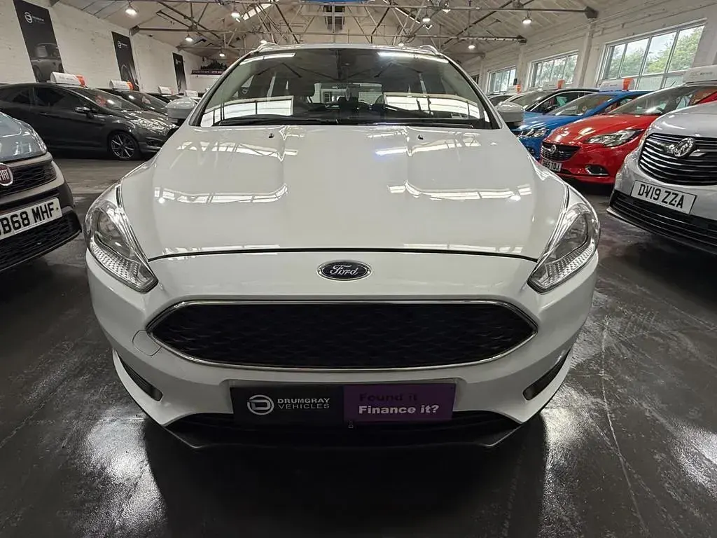 Used Ford Focus Style 120 HP (88 kW) 2016 White Estate