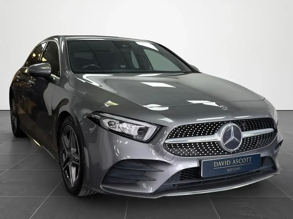 Begagnad Mercedes A180 AMG line 116 HK (85 kW) 2018 Grå Halvkombi