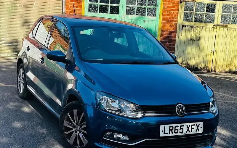 Begagnad VW Polo SE 90 HK (66 kW) 2015 Halvkombi
