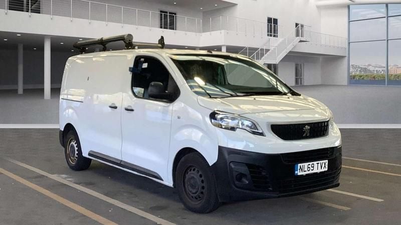 White Used 2019 Peugeot Expert Van | £8,550 (Fair price) - Image 1/4