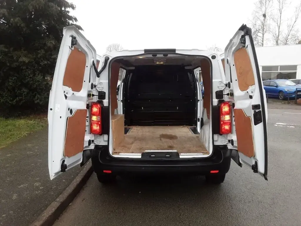 Second-hand Peugeot Expert Premium 2022 Alb Van