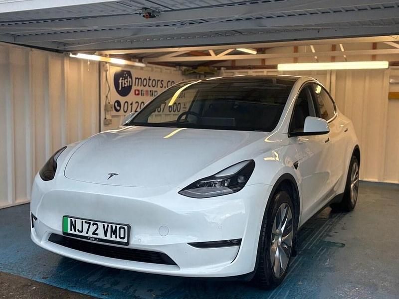 White Used 2022 Tesla Model Y Long Range AWD SUV | £21,690 (Fair price) - Image 1/3
