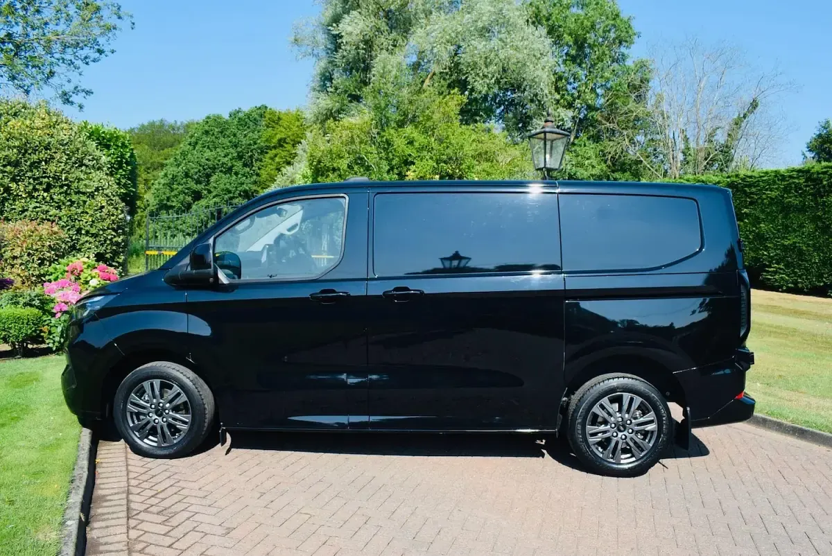 Used Ford Transit Custom Limited 170 HP (125 kW) 2025 Black Van